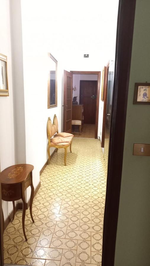 Appartamento Incantevole Al Centro Di Torvaianica Exteriör bild