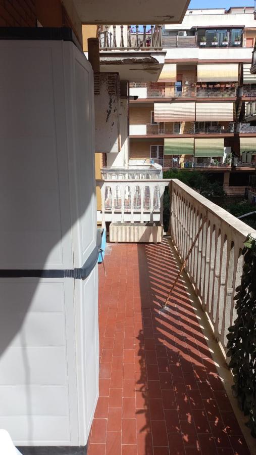 Appartamento Incantevole Al Centro Di Torvaianica Exteriör bild