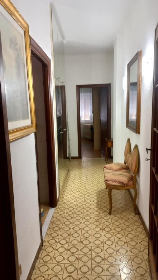 Appartamento Incantevole Al Centro Di Torvaianica Exteriör bild