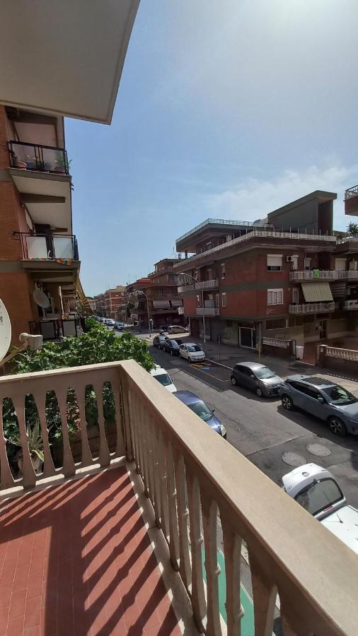 Appartamento Incantevole Al Centro Di Torvaianica Exteriör bild