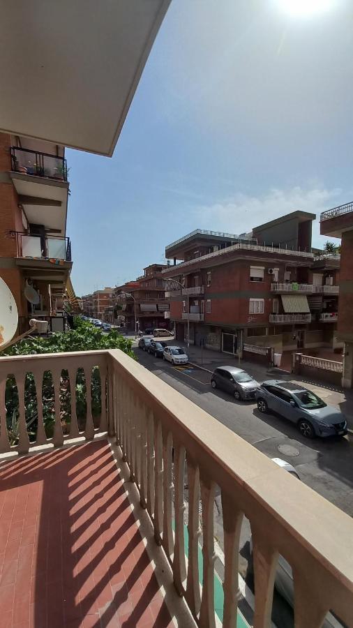 Appartamento Incantevole Al Centro Di Torvaianica Exteriör bild