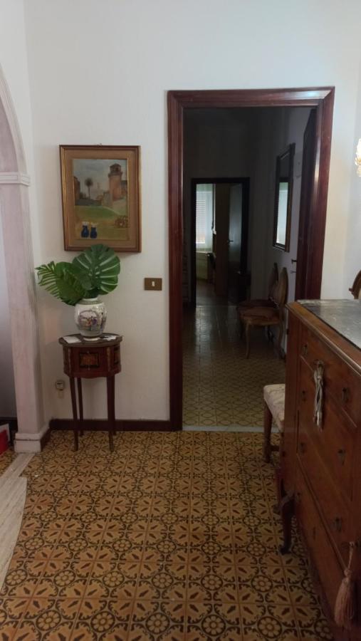 Appartamento Incantevole Al Centro Di Torvaianica Exteriör bild