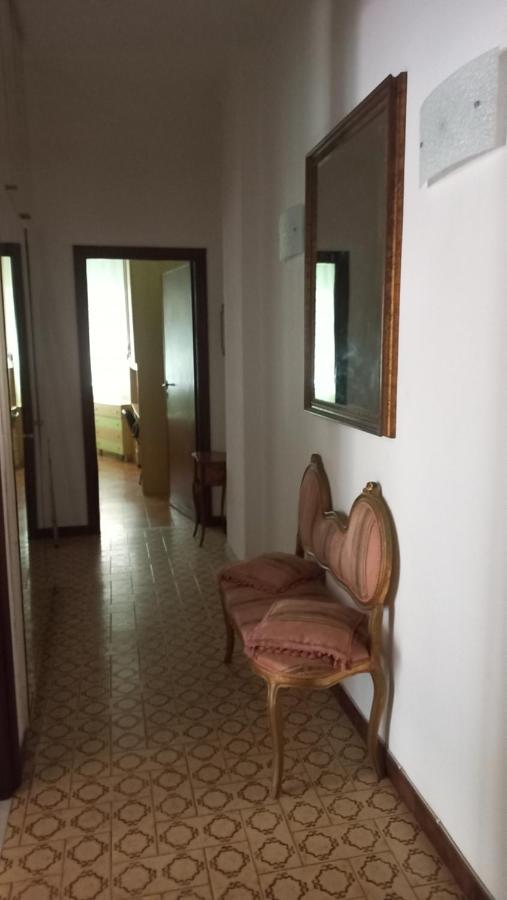 Appartamento Incantevole Al Centro Di Torvaianica Exteriör bild